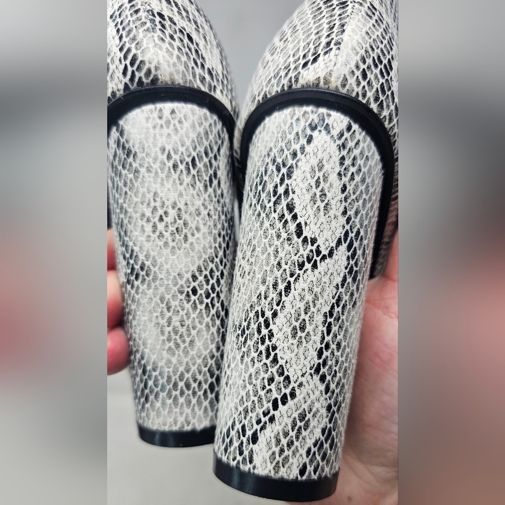 Fashion Nova Women's Midnight Lover Snake Print Vegan Leather Zip Heels Size 8.5 - Picture 9 of 14